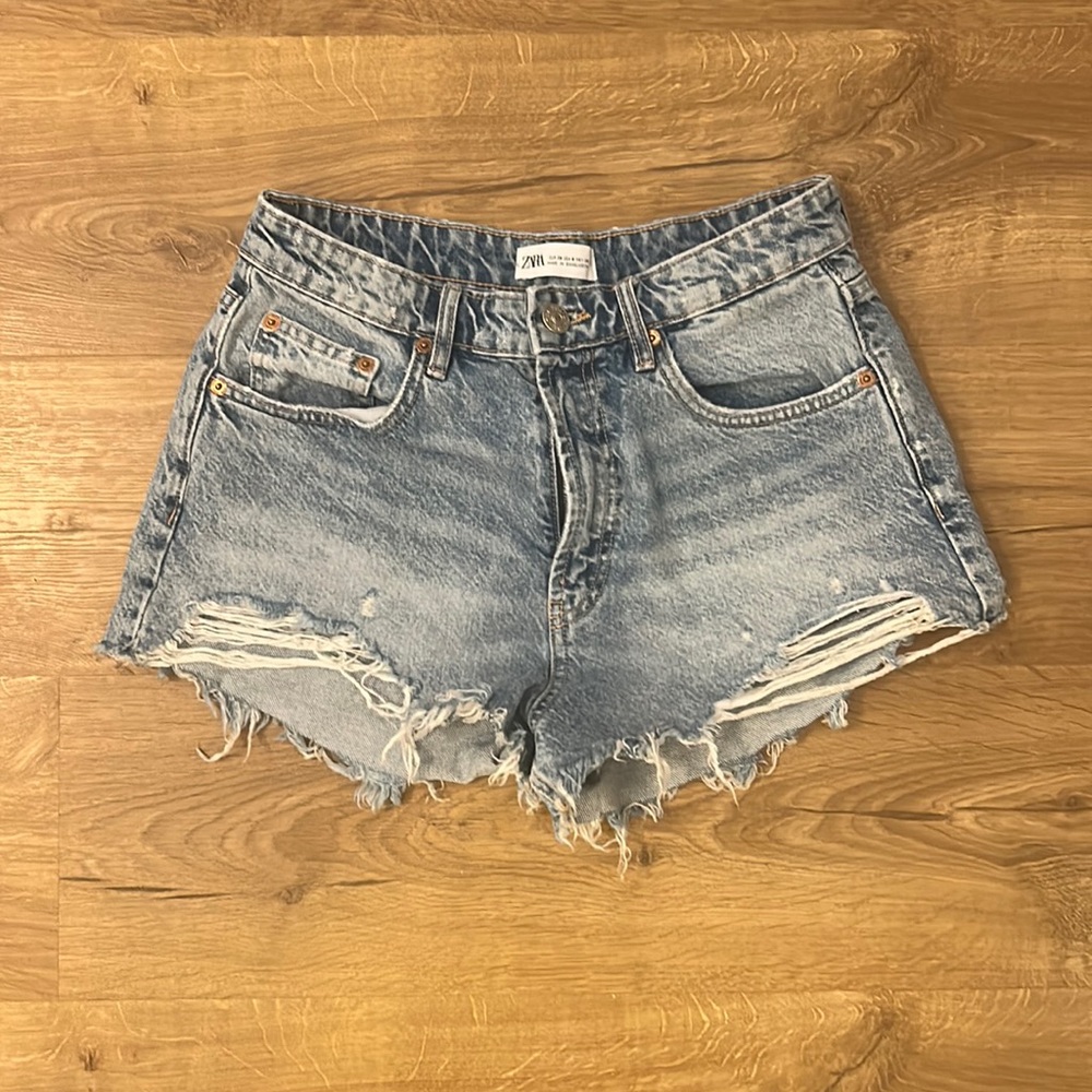 Zara jean shorts size 6